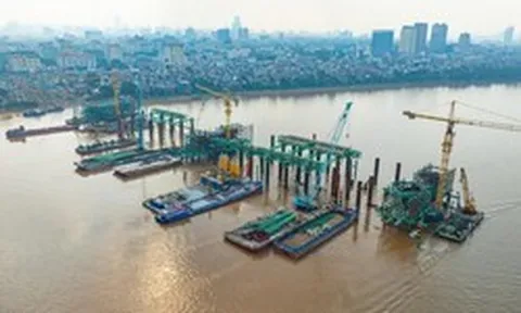 Việt Nam đang xây cầu vượt sông Hồng hơn 16.000 tỷ đồng nối phố cổ với Long Biên, sở hữu thiết kế 'vòm vô cực' độc đáo, dự kiến hoàn thành ngay năm sau