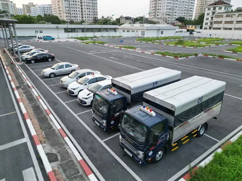 Sốt ruột cảnh ‘bất động’ tại trung tâm sát hạch lái xe