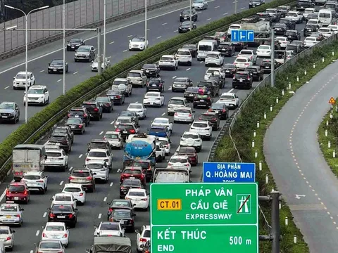 Ô tô cũ vào nội đô: Phải bước qua 'ải' khí thải