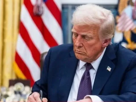 Ông Trump ký ban hành dự luật 'Lớn và Đẹp'