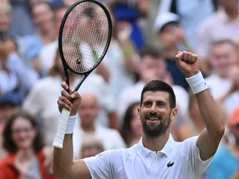 Thắng dễ đàn em, Djokovic lập cột mốc đáng nhớ ở Wimbledon