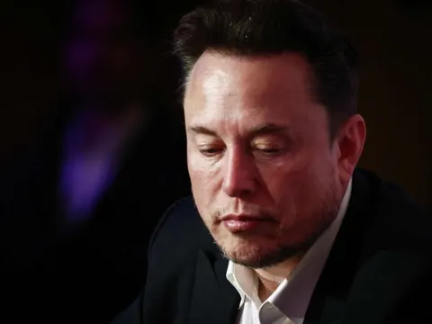 Elon Musk hết giá trị tại Trung Quốc, thị phần Tesla giảm thê thảm, đi vào vết xe đổ của Apple: Thiên tài công nghệ cũng phải chịu thua trước người đặt luật chơi