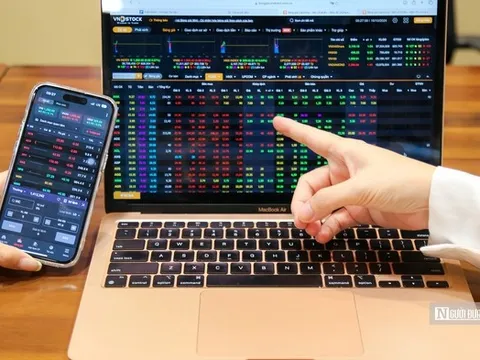 Chứng khoán liên tục lập đỉnh, liệu nhà đầu tư còn cơ hội mua vào?