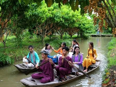 Du lịch miền Tây: Đông khách nhưng… không vui lắm!