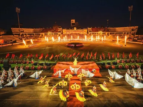 Lễ khai mạc Giải bóng đá Công an, Cảnh sát các nước ASEAN mở rộng 2025: “Bản hòa ca của thể thao, nghệ thuật và tình hữu nghị”.