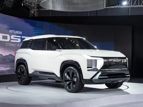 SUV Mitsubishi Destinator chốt lịch ra mắt: Khả năng cao là phiên bản thương mại của DST Concept