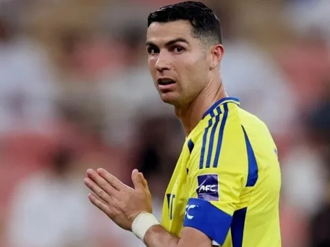 Ronaldo khiến người hâm mộ sửng sốt