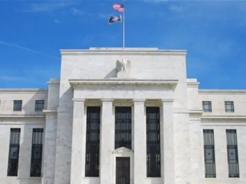 CEO JPMorgan: Có tới 40-50% khả năng Fed tăng lãi suất, không thể xem thường áp lực lạm phát