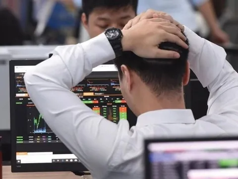 Một công ty bị xử phạt gần 800 triệu với loạt vi phạm CBTT và sử dụng vốn