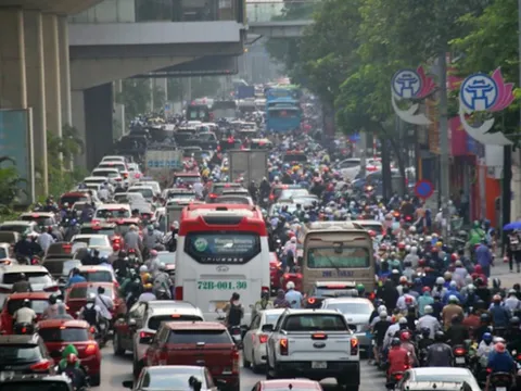 Tăng hàng loạt phí, lệ phí liên quan hàng triệu ô tô, xe máy ở Hà Nội ngay từ cuối năm nay?