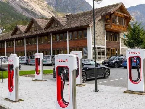 Xe xăng trên bờ vực “tuyệt chủng” tại quốc gia giàu có hàng đầu thế giới, xe điện thống trị từ thành phố đến nông thôn, 93% xe mới bán ra là EV