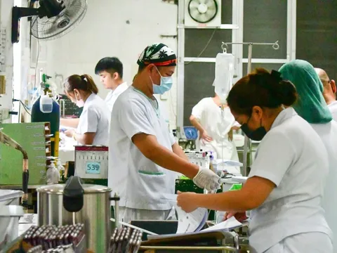 Miễn viện phí toàn dân: Bài học từ 4 quốc gia Đông Nam Á