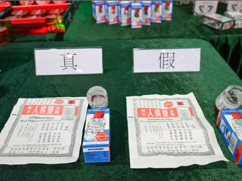 Đột kích 4 cửa hàng tại trung tâm thương mại, thu giữ hàng chục nghìn thuốc viên, dầu gió, mỹ phẩm giả trị giá 3,6 tỷ đồng