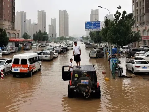 Cả thành phố mất điện vì mưa bão, hàng triệu xe điện sạc kiểu gì: Trung Quốc có lời giải rất hay