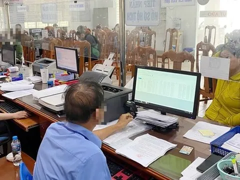 Từ nay, công chức sẽ bị tạm đình chỉ công tác trong 7 trường hợp