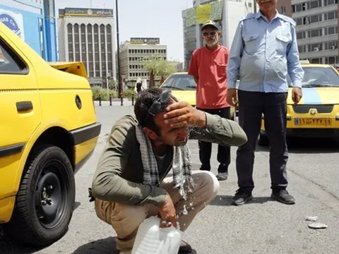 Iran đối mặt khủng hoảng nghiêm trọng
