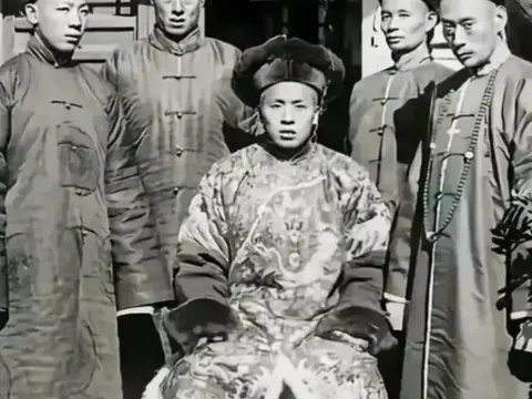 14 ảnh hiếm thời nhà Thanh: Hình thực tế cao thủ đại nội, quan lại khác hoàn toàn với phim gây ngỡ ngàng