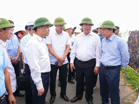 Bộ trưởng Bộ Xây dựng kiểm tra Dự án tuyến đường sắt Lào Cai - Hà Nội - Hải Phòng