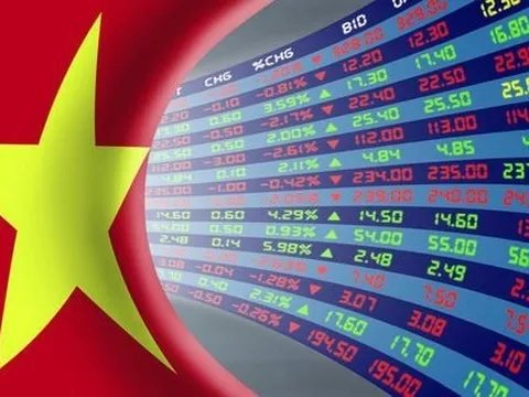 Tiền ồ ạt đổ vào chứng khoán khi VN-Index vượt đỉnh lịch sử, thanh khoản khớp lệnh cao kỷ lục
