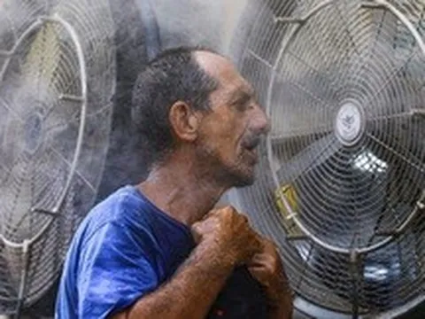 Quạt máy 'phản chủ': Hóa ra vật dụng quen thuộc này có thể khiến bạn nóng hơn và tổn hại sức khỏe trong nắng nóng cực đoan!