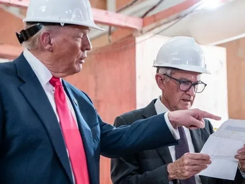 Ông Trump nhận “cơ hội bất ngờ” để sớm cải tổ FED khi một thống đốc bất ngờ từ chức