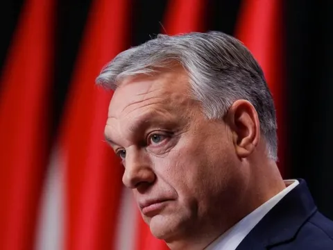 Thủ tướng Hungary thúc giục Ukraine từ bỏ ý định gia nhập NATO
