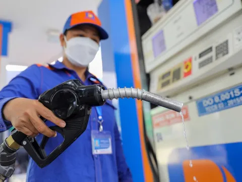 Giá xăng dầu hôm nay (21/8): Giá xăng dầu trong nước tăng nhẹ