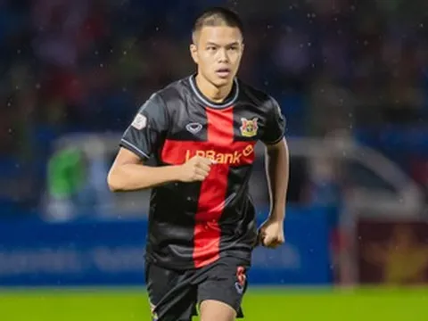 HLV Kim Sang Sik gọi cầu thủ Việt kiều Thành Trung lên U23 Việt Nam