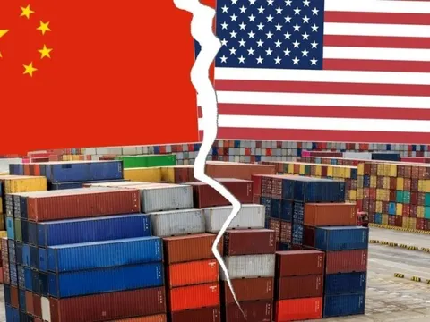Nắm trong tay mặt hàng chiến lược nhưng không chịu bán, Trung Quốc bị ông Trump doạ áp thuế 200%: Sóng gió lại nổi lên?