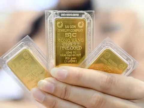 Giá vàng hôm nay 27/8: Vọt lên mức 128 triệu đồng/lượng, lập đỉnh lịch sử