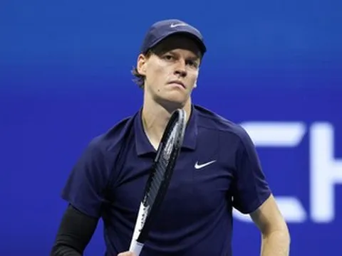 Jannik Sinner lần đầu tiên đạt mốc thành tích đáng kinh ngạc