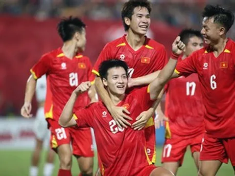 'Tuyển Việt Nam thăng hoa nhờ cầu thủ trẻ, thắng Nepal 3-0'