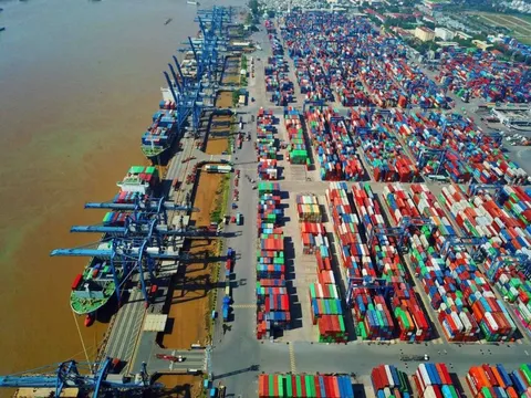 Xuất nhập khẩu năm 2025 dự kiến đạt mức kỷ lục 900 tỷ USD