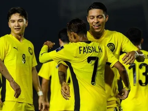 Thắng Lào 3-0, Malaysia vẫn cay vụ FIFA phạt gian lận