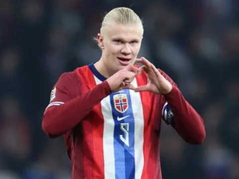 Haaland trượt hai quả 11m rồi lập hat-trick, Na Uy thắng '5 sao'