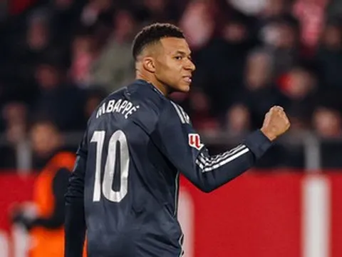 Mbappe lập công, Real Madrid vẫn mất ngôi đầu vào tay Barca