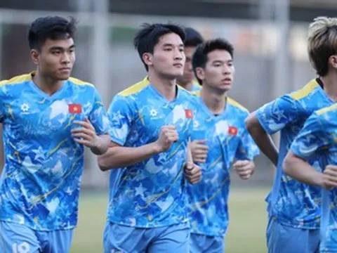 U22 Việt Nam rèn 'chiêu tủ' chờ đấu Lào trên đất Thái Lan