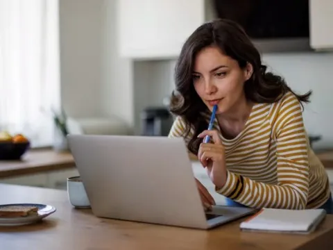 Chuyên gia chỉ điểm 1 tài sản an toàn nhưng không giúp làm giàu, giữ càng lâu càng mất giá, có trong két sắt mọi nhà