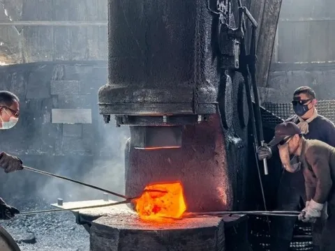 Chuyện lạ: Đức và Nhật Bản dẫn đầu thế giới suốt nửa thế kỷ, nhưng lại bại dưới tay thợ rèn ở Trung Quốc