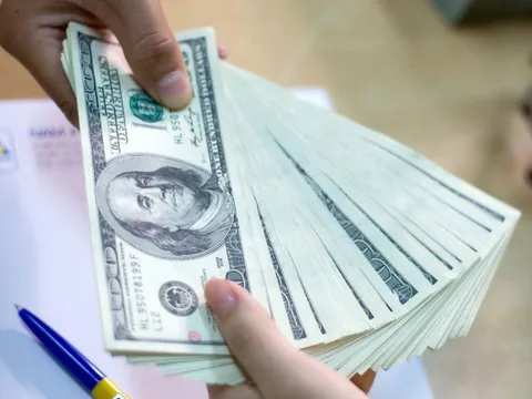 Tỷ giá USD hôm nay 4.2: USD tăng nhẹ theo đà quốc tế