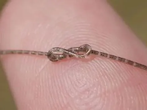 Trung Quốc tạo chip dạng sợi lấy cảm hứng từ sushi: siêu bền, bị xe tải 15 tấn đè cũng không hỏng, mỗi tội 1 mét chip mới mạnh ngang ... Pentium III