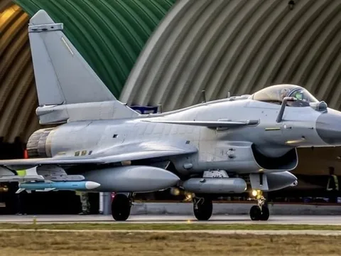 Ký thỏa thuận định mua 24 chiếc F-15, quốc gia Đông Nam Á bất ngờ đổi sang J-10 của Trung Quốc