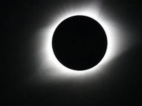 Sứ mệnh Mesom: Tham vọng tạo nhật thực nhân tạo để bảo vệ nền văn minh nhân loại trước cơn thịnh nộ của Mặt Trời