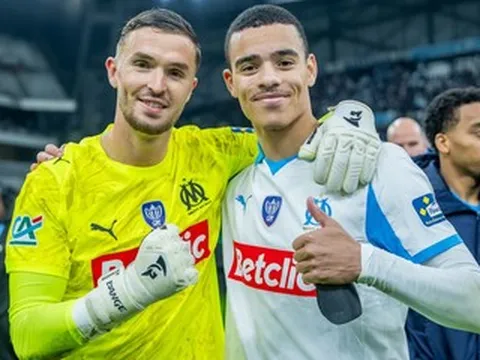 Liverpool chi đậm chiêu mộ Greenwood thay thế Salah