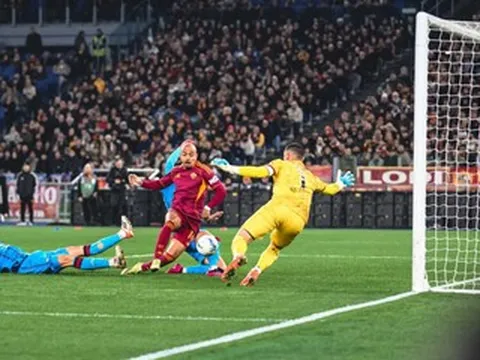 AS Roma hạ Cagliari, tiếp tục đua vé dự Champions League