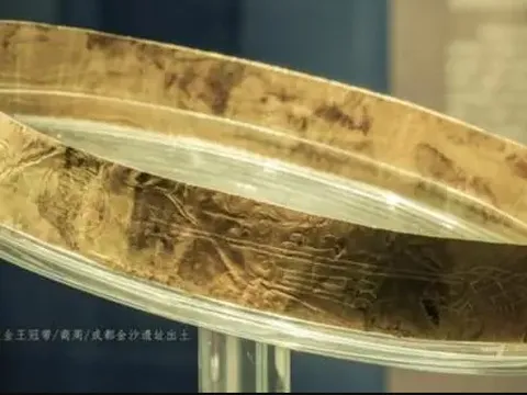 Đống "đất thải" bị bỏ quên ven đường 30 ngày không ai để ý, chuyên gia nhặt lên rồi trở thành quốc bảo