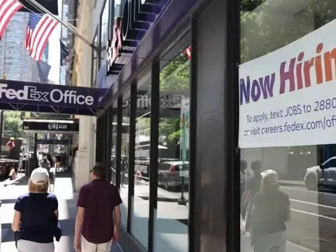 Số việc làm tháng 1 tại Mỹ cao hơn gấp đôi dự báo, thất nghiệp giảm nhẹ: Fed sẽ tiếp tục giữ nguyên lãi suất?