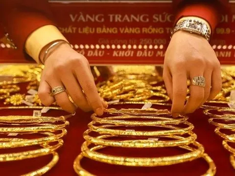 Giá vàng hôm nay 12.2: Vàng SJC "án binh" mốc 181 triệu đồng/lượng
