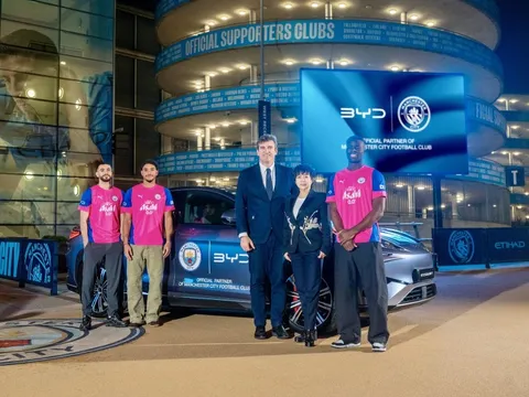 NÓNG: Manchester City chọn BYD làm đối tác di chuyển chính thức