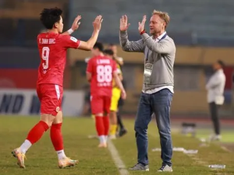 Đình Bắc và thông điệp quan trọng từ HLV Mano Polking